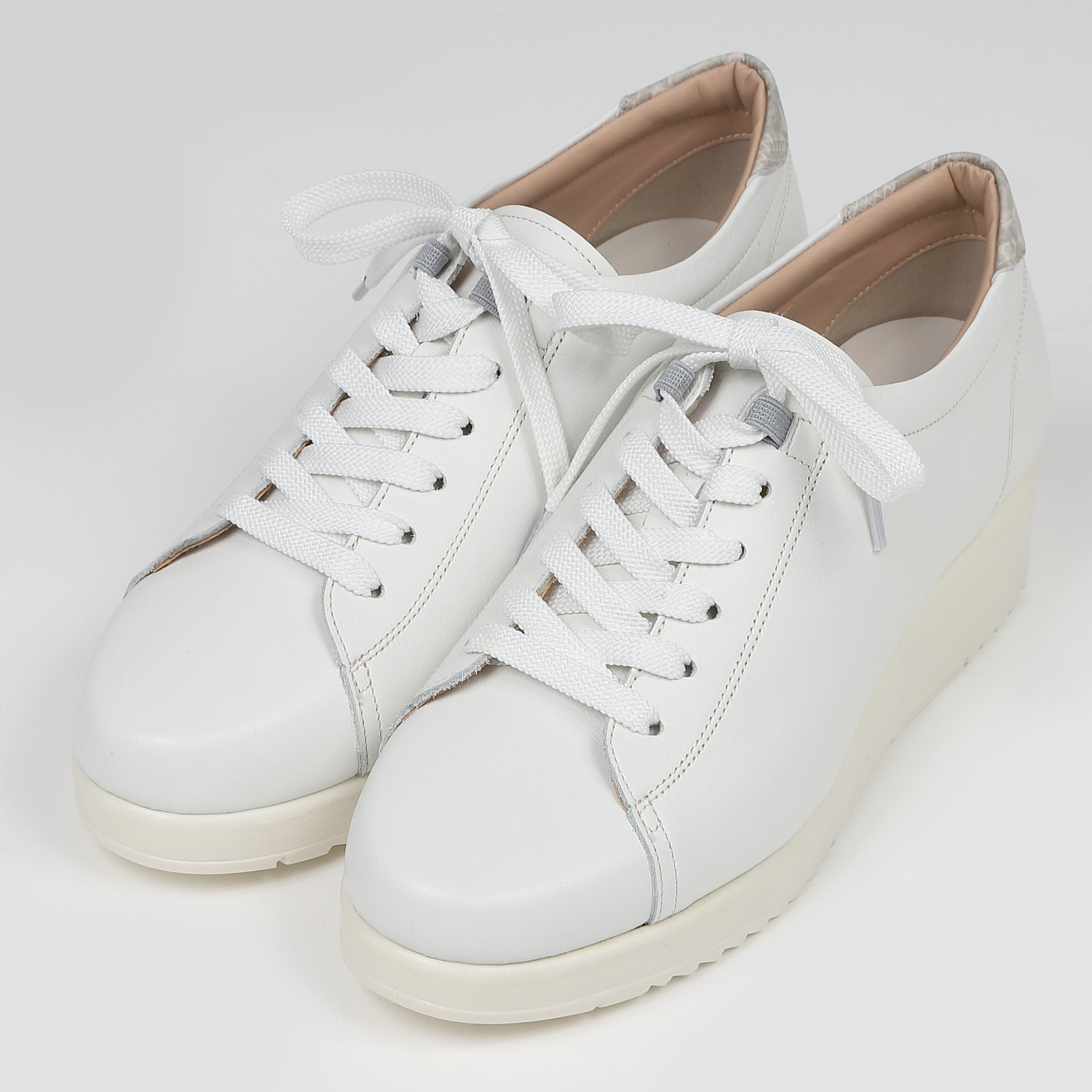 VITA NOVA（ヴィタノヴァ）外羽根レザースニーカー ホワイトコンビ