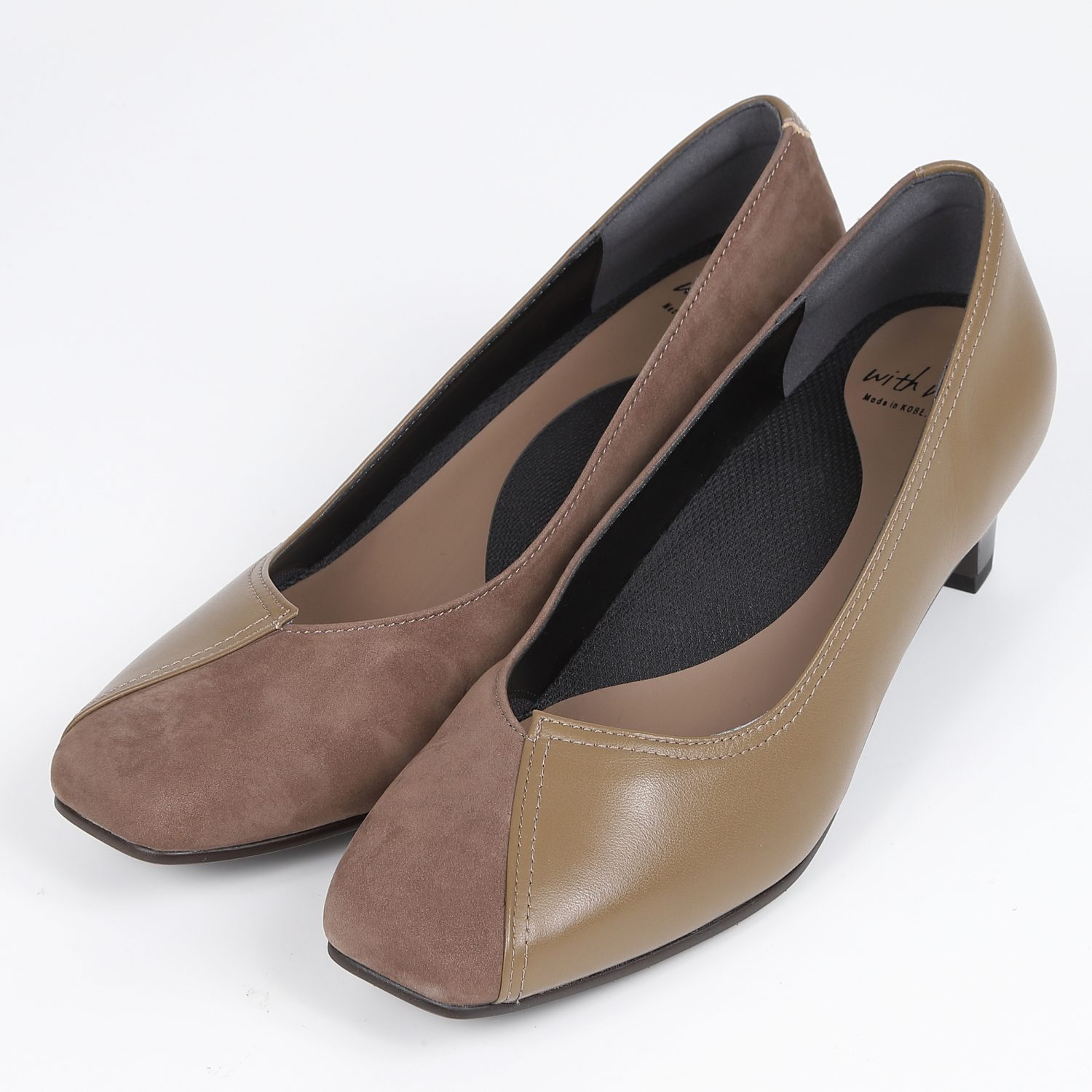 【OUTLET】With Width（ウィズウィズ）切り返しデザインデザインパンプス オーカー