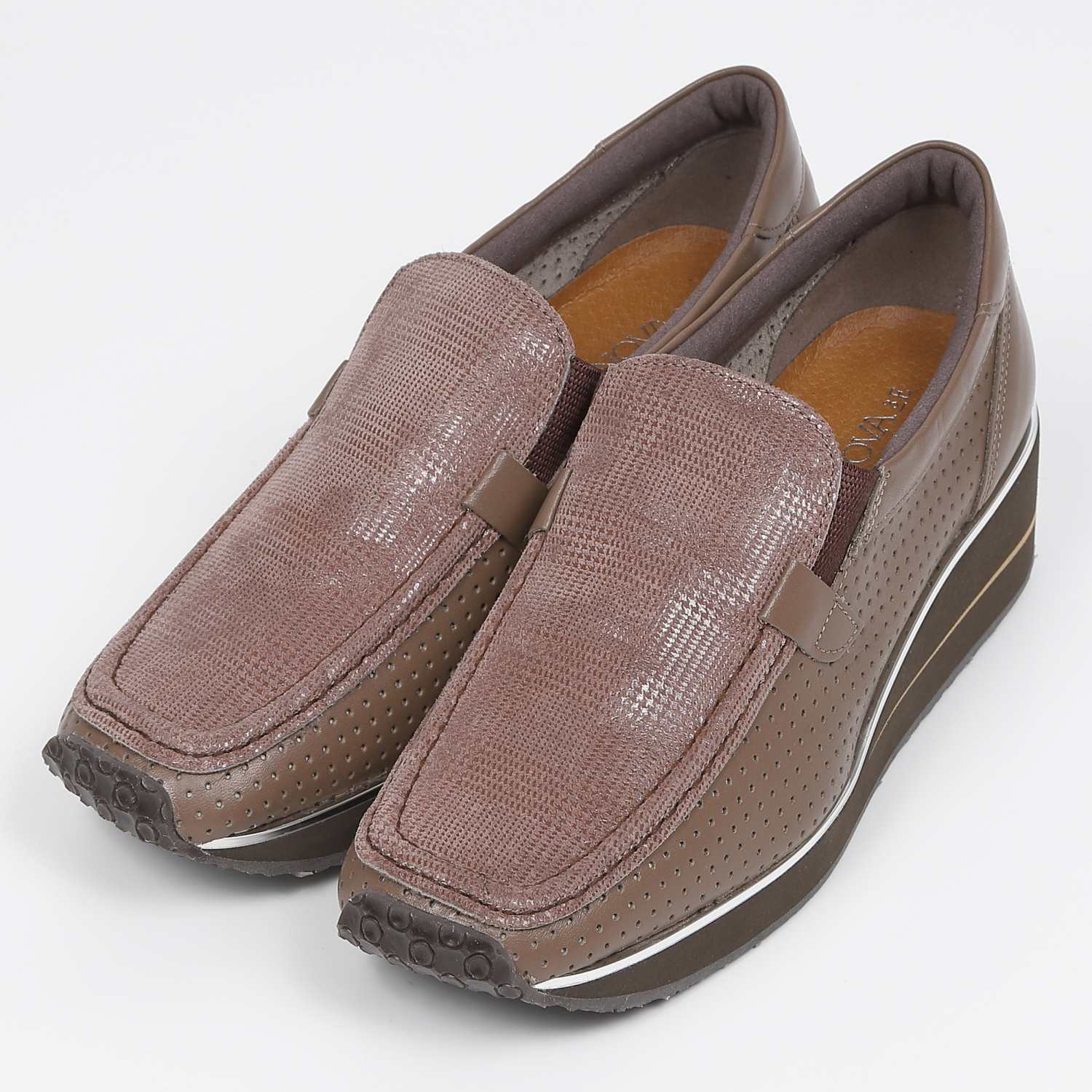 【OUTLET】VITA NOVA（ヴィタノヴァ）5cmヒールスリッポンスニーカー　オークコンビ