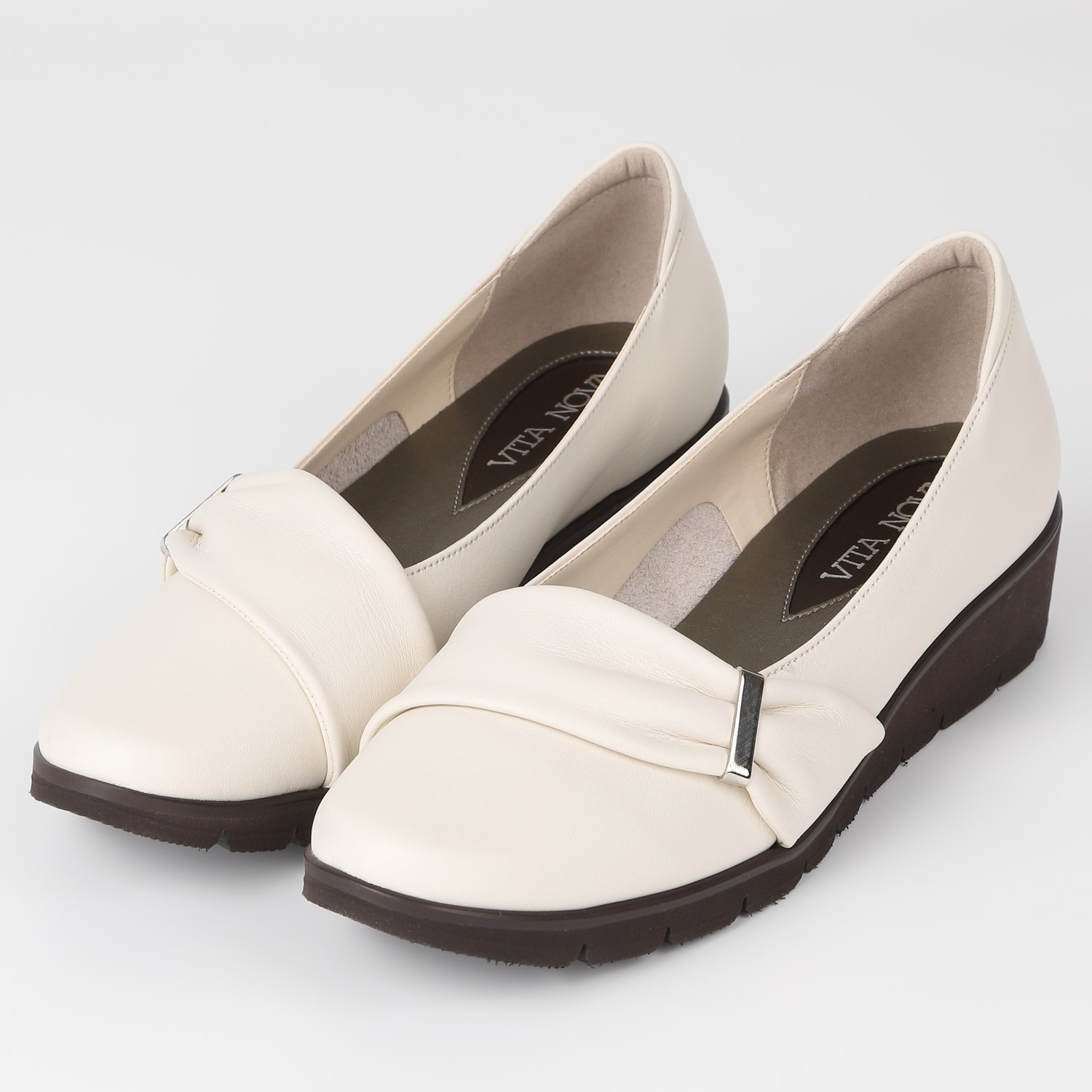 【OUTLET】VITA NOVA（ヴィタノヴァ）リボン風デザインシューズ　クリーム