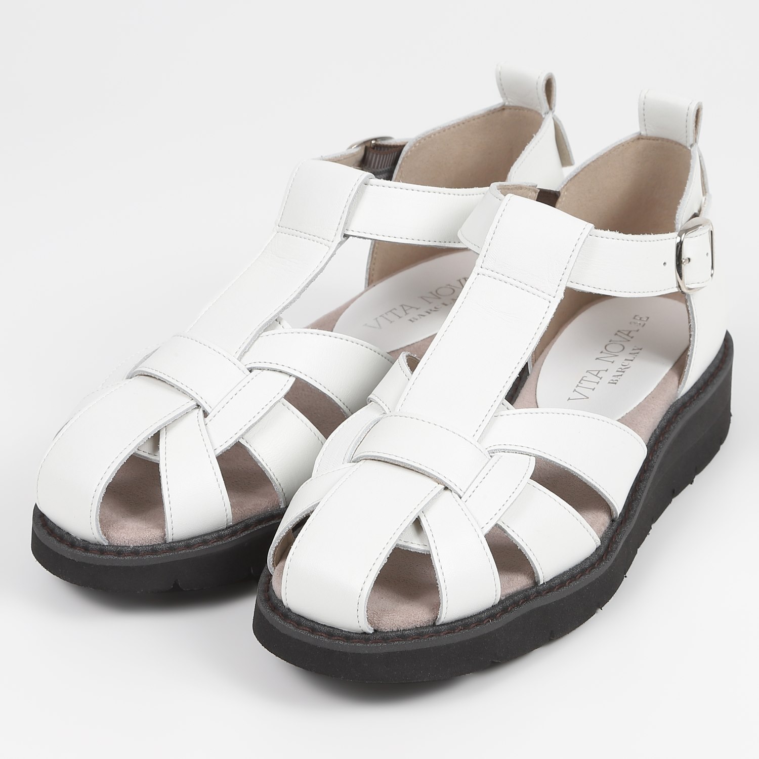VITA NOVA（ヴィタノヴァ）グルカサンダル（スリッポンタイプ） アイボリー
