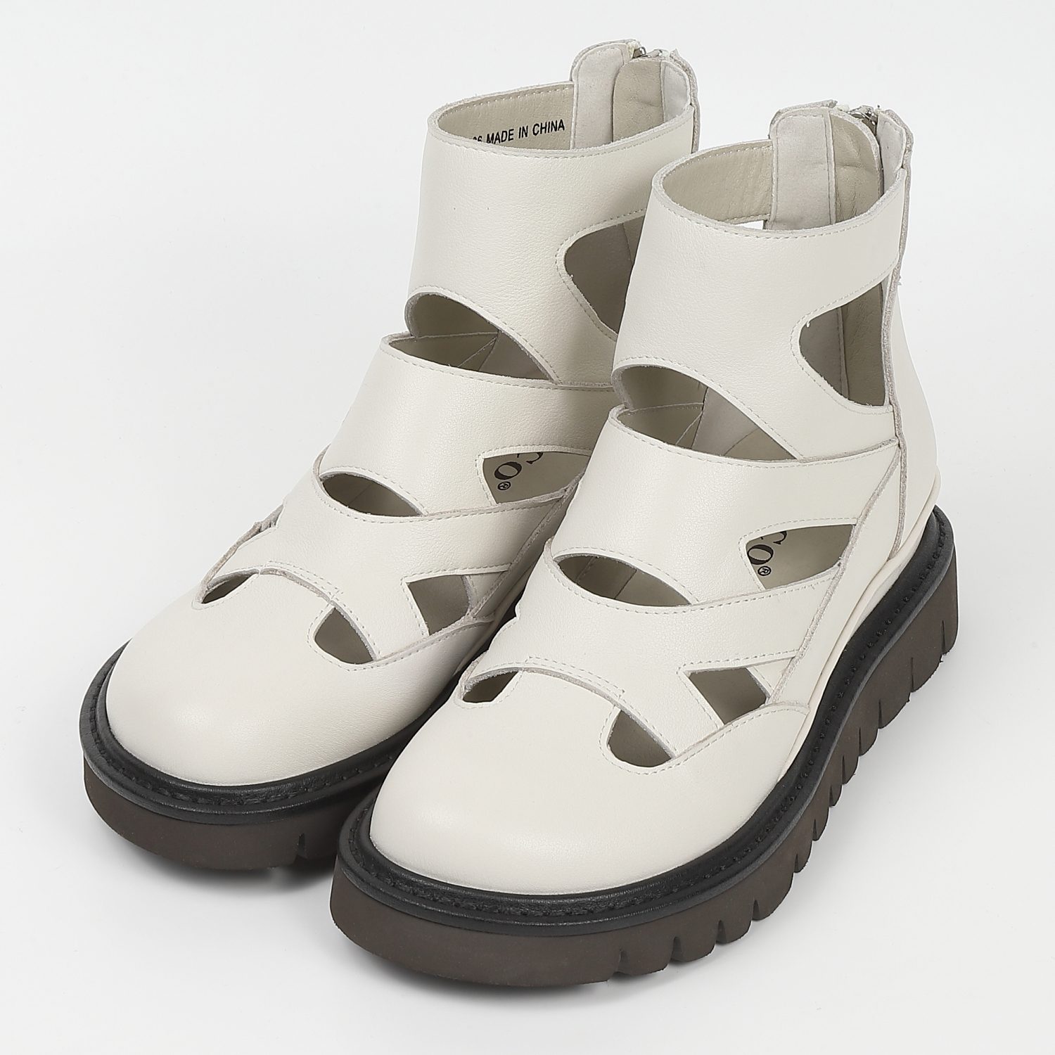 KISCO（キスコ）グルカ調ブーツサンダル　アイボリー