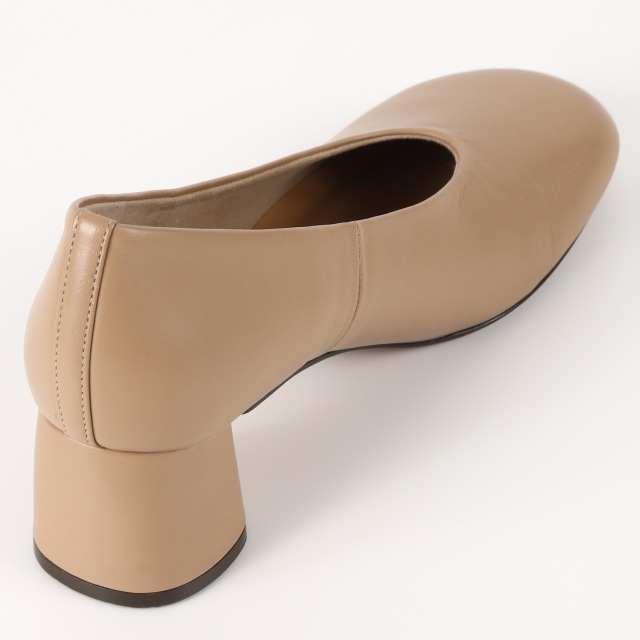 BARCLAY バークレー　パンプス　ベージュ 24㎝ OUTLET】BARCLAY（バークレー）オブリークトゥパンプス ダーク