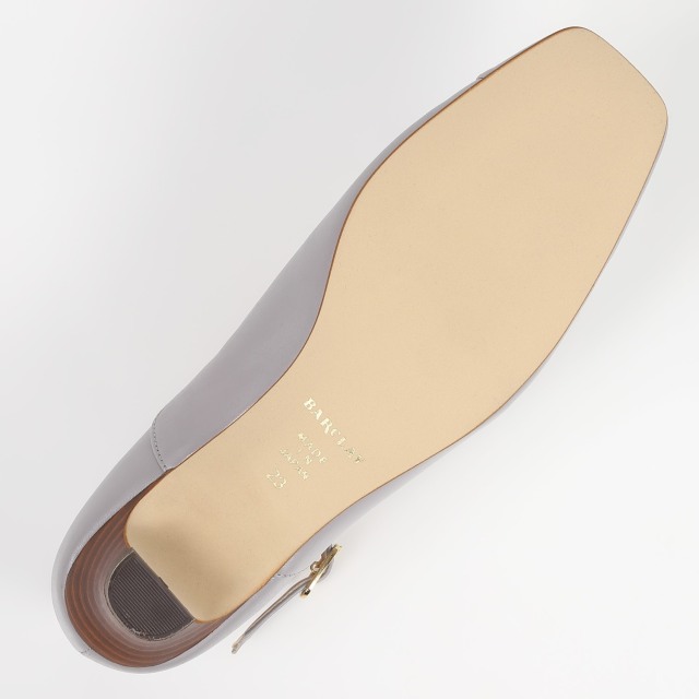 BARCLAY（バークレー）足首ストラップスクエアトゥパンプス ライト