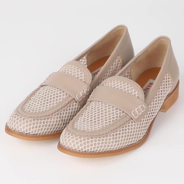 Ferragamo ベージュ ローファー バッジ付きヒール Ferragamo ベージュ ローファー バッジ付きヒール Ferragamo