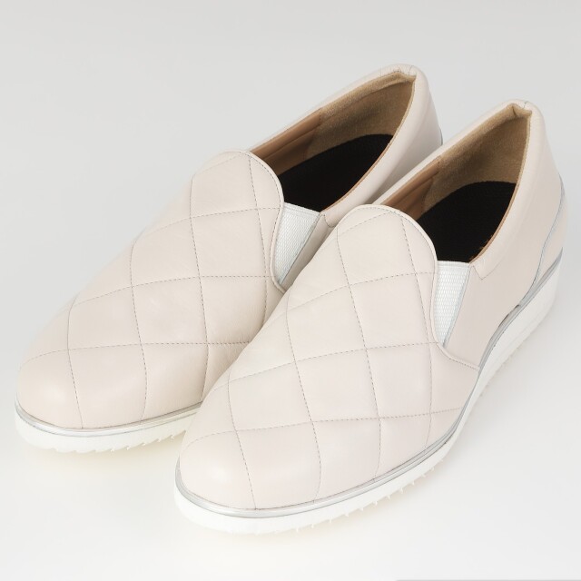 【OUTLET】BARCLAY（バークレー）キルティングスリッポン　アイボリー