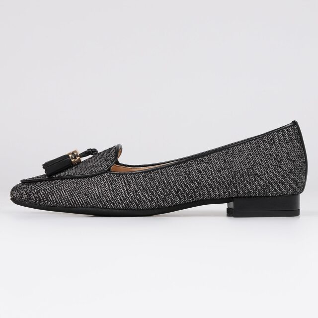 BARCLAY（バークレー）生地タッセルパンプス ブラックファブリック