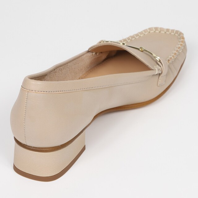 BARCLAY（バークレー）チェーンビットモカシンパンプス ベージュ