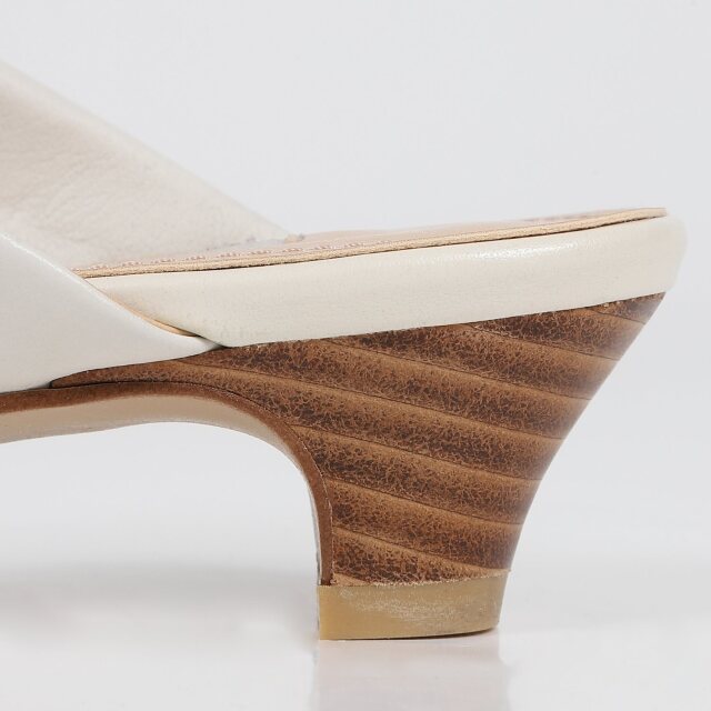 BARCLAY（バークレー）斜めベルトミュール アイボリー｜BARCLAY