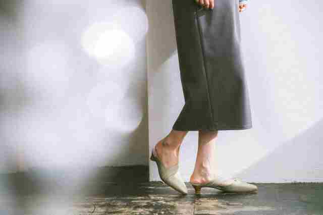 BARCLAY（バークレー）斜めベルトミュール ベージュ｜BARCLAY