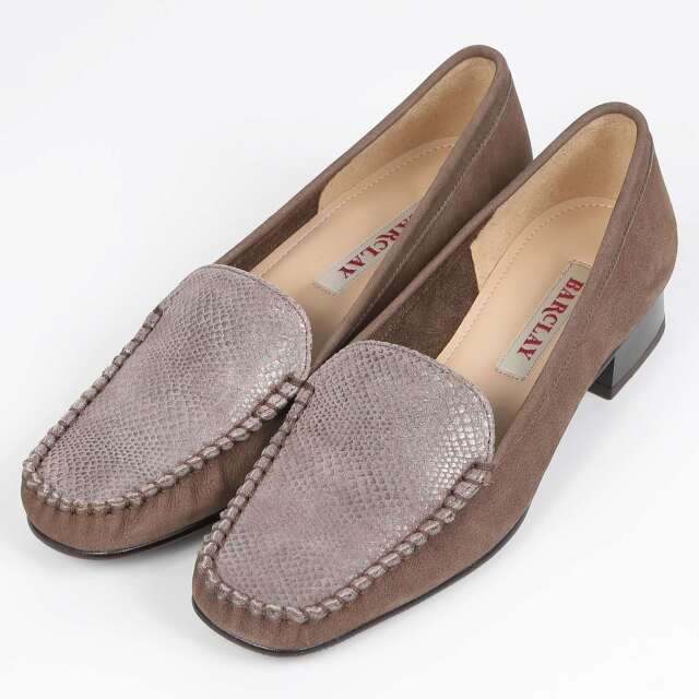 BARCLAY（バークレー）シンプルモカシンパンプス　チャコールヌバック