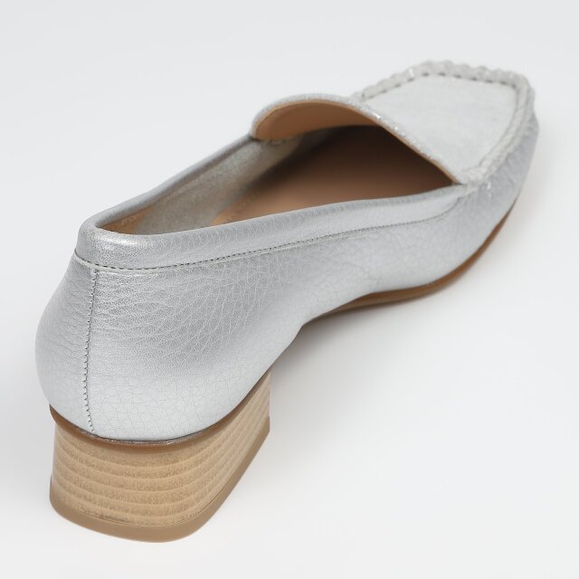 BARCLAY（バークレー）シンプルモカシンパンプス シルバー2｜BARCLAY