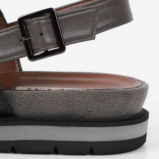 OUTLET】BARCLAY（バークレー）型押しフラットサンダル ブラック