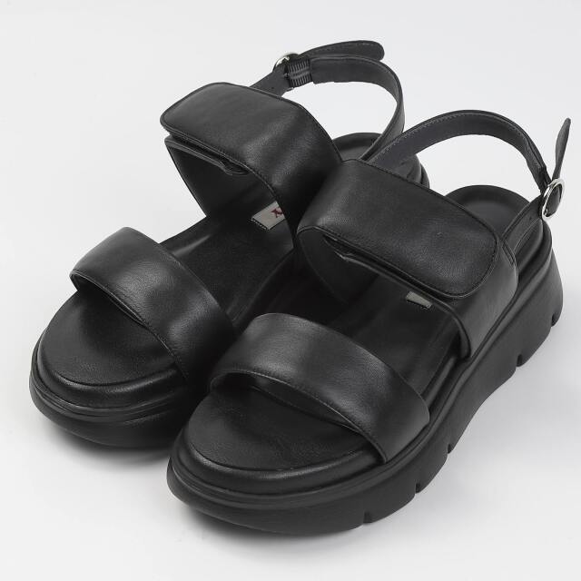 BARCLAY（バークレー）厚底パデットサンダル　ブラック