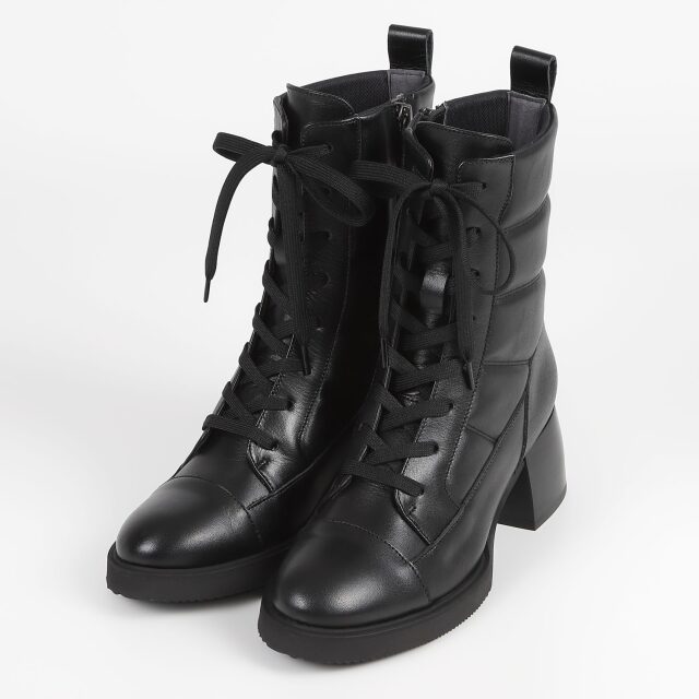 BARCLAY（バークレー）ヒールアップキルティングブーツ　ブラック