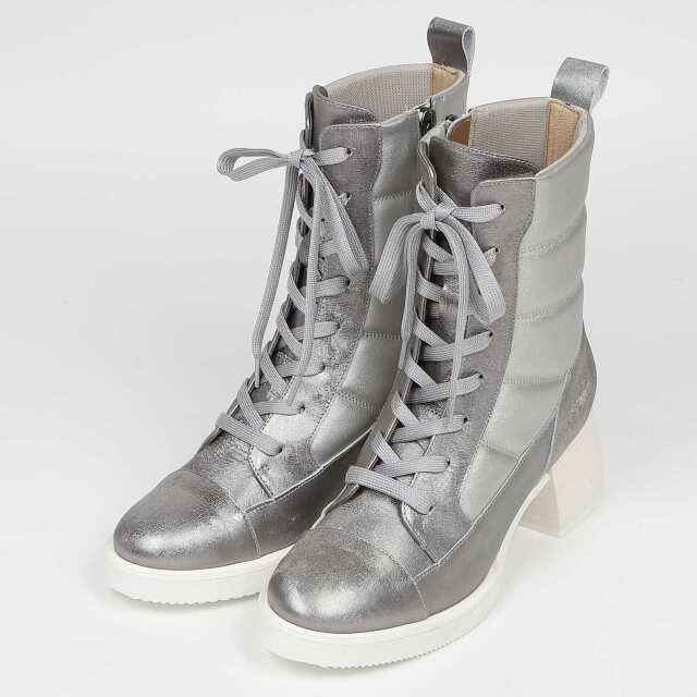 BARCLAY（バークレー）ヒールアップキルティングブーツ　シルバー