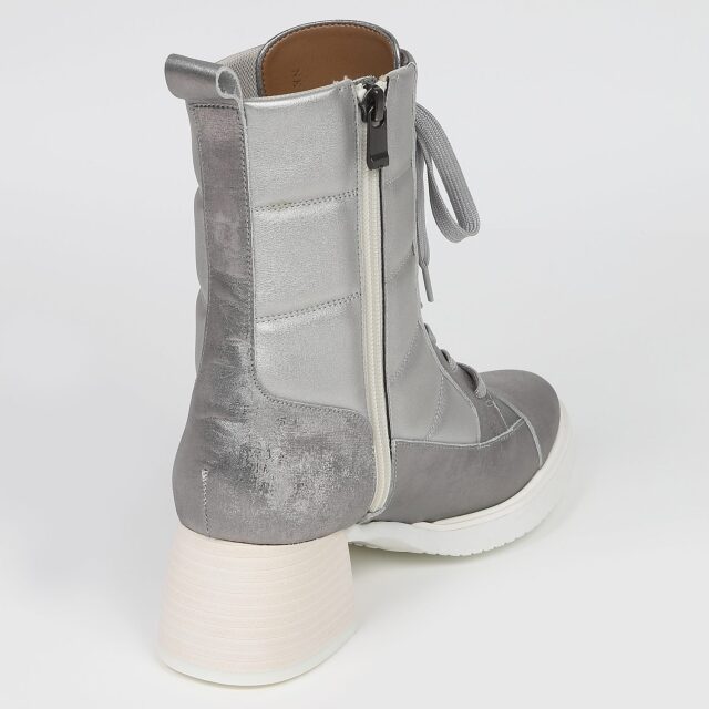 BARCLAY（バークレー）ヒールアップキルティングブーツ シルバー