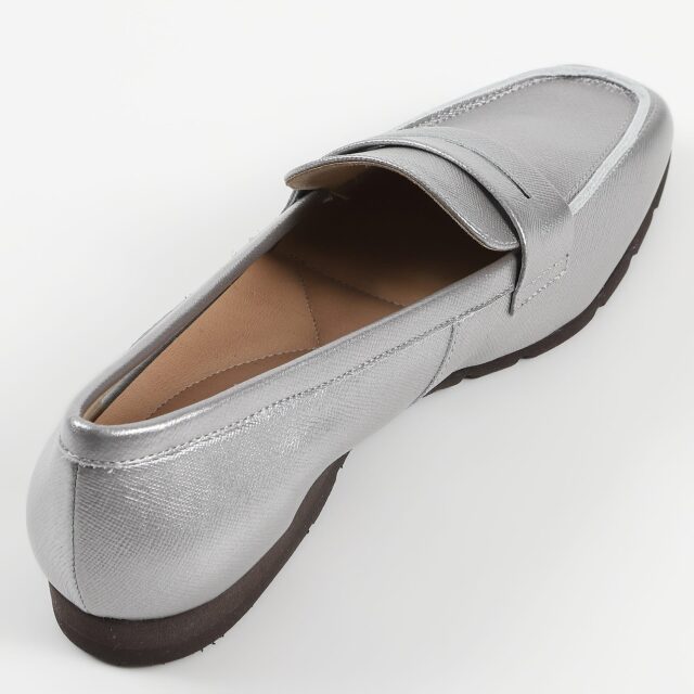 VITA NOVA（ヴィタノヴァ）シンプルコインローファー シルバー