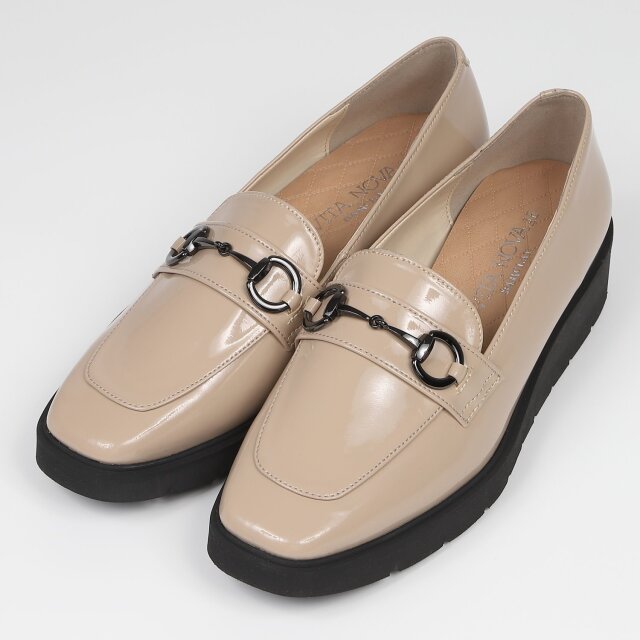 VITA NOVA(ヴィタノヴァ)オールウェザー仕様のビットローファー オークベージュエナメル