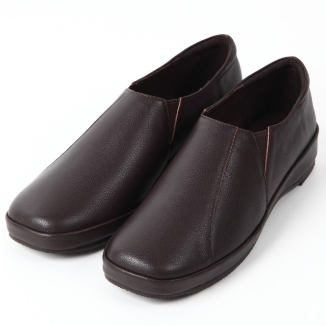 VITA NOVAアシンメトリーカットワークシューズ オリーブ｜BARCLAY