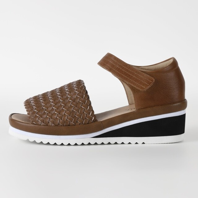 VITA NOVA（ヴィタノヴァ）メッシュ編みサンダル ブラウン