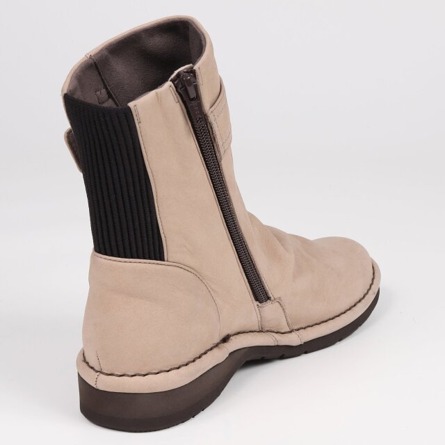 VITA NOVA（ヴィタノヴァ）シワ加工リブニットショートブーツ