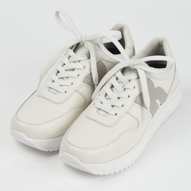 VITA NOVA(ヴィタノヴァ)ピンドットデザインKマークスニーカー アイボリー