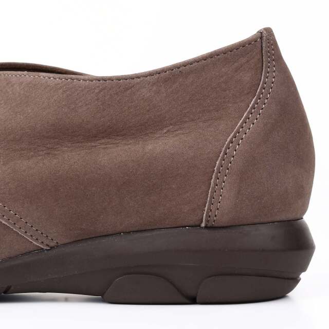 VITA NOVAシンプルデザインシューズ グレーブラウンヌバック｜BARCLAY