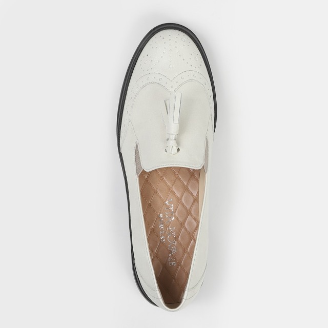 VITA NOVA（ヴィタノヴァ）晴雨兼用タッセルスリッポン オフホワイト