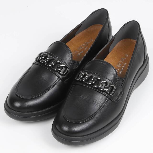 VITA NOVA（ヴィタノヴァ）チェーンデザインローファー　ブラック