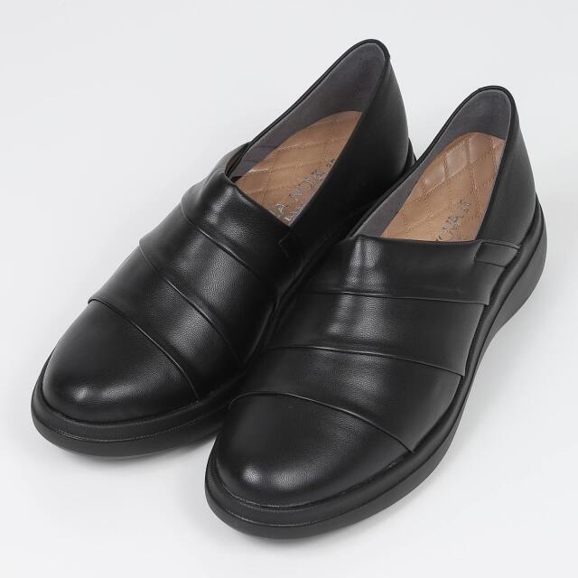 VITA NOVA（ヴィタノヴァ）晴雨兼用ストレッチ素材カジュアルシューズ　ブラックファブリック