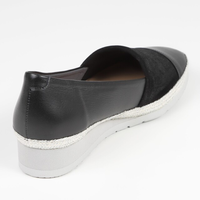 VITA NOVA（ヴィタノヴァ）ストレッチスリッポン ブラックファブリック