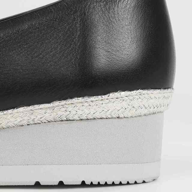 VITA NOVA（ヴィタノヴァ）ストレッチスリッポン ブラックファブリック