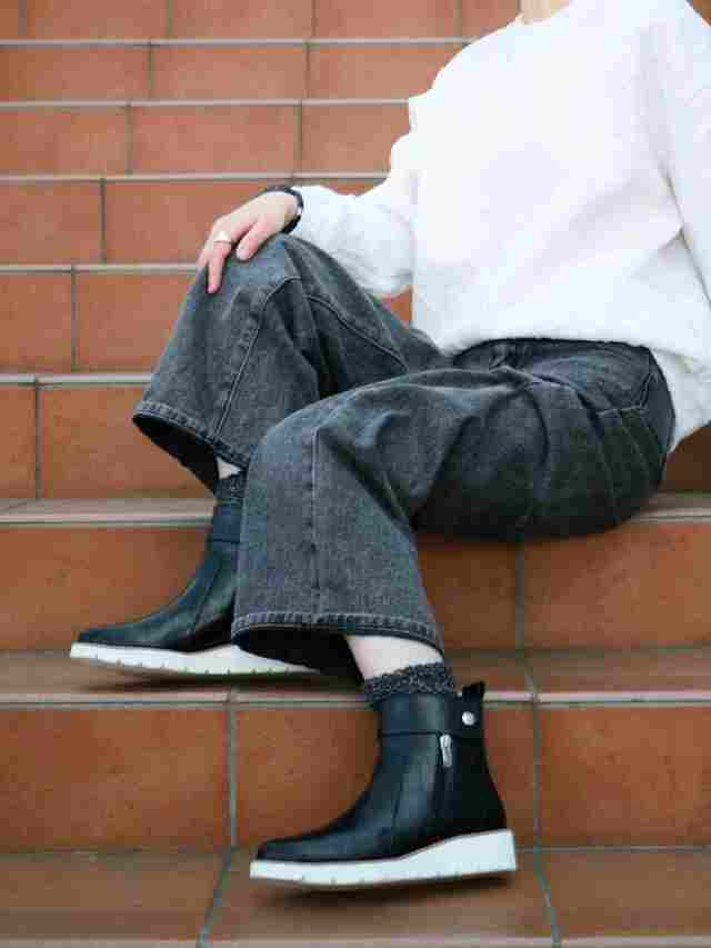 VITA NOVA（ヴィタノヴァ）ライダースショートブーツ ブラック