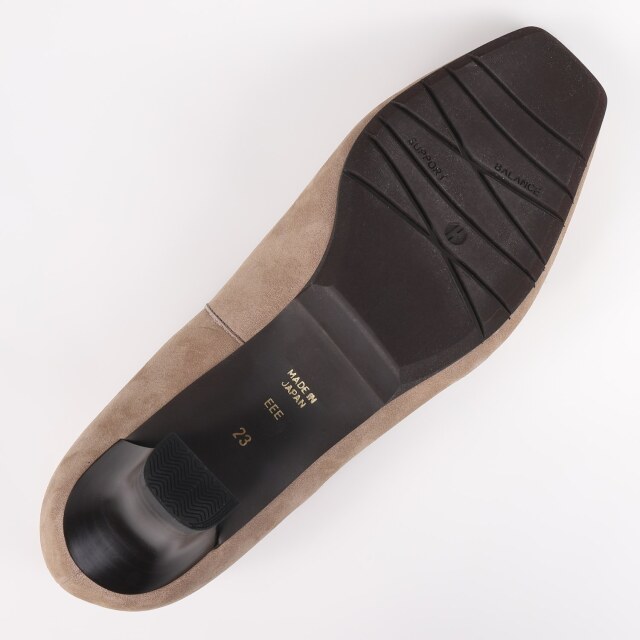 With Width（ウィズウィズ）Vカットプレーンパンプス ダークベージュ