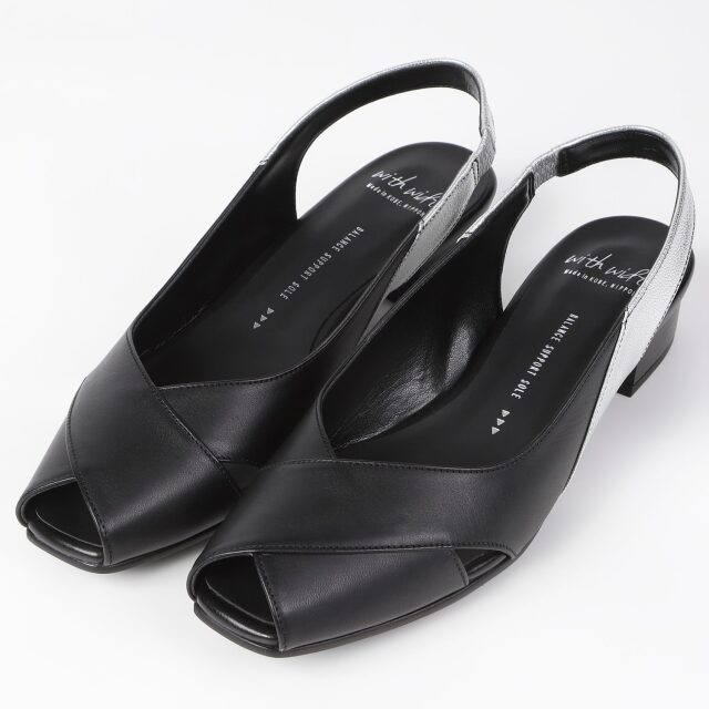 【OUTLET】With Width（ウィズウィズ）オープントゥバックベルトパンプス　ブラック