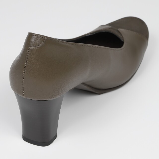 With Width（ウィズウィズ）2Eデザインパンプス チャコールグレー