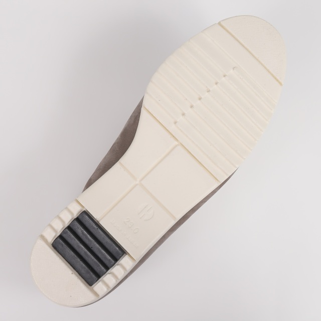 VITA NOVA（ヴィタノヴァ）スニーカー グレイッシュブラウンヌバック