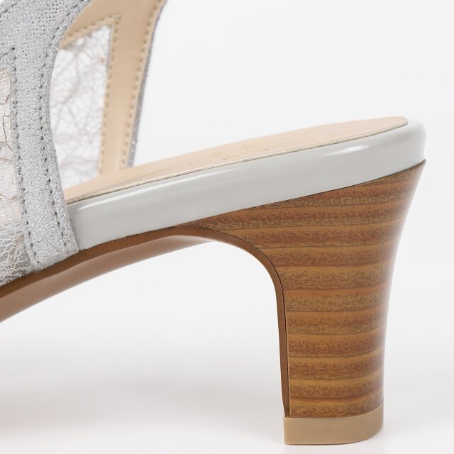 With Width（ウィズウィズ）オープントゥサンダル シルバー