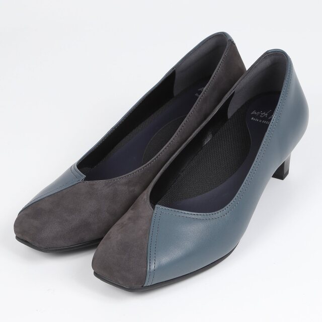 With Width（ウィズウィズ）切り返しデザインデザインパンプス スモーキーブルー