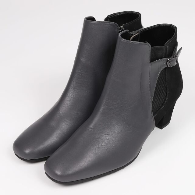 With Width（ウィズウィズ）ベルトデザインショートブーツ ブルーグレーコンビ