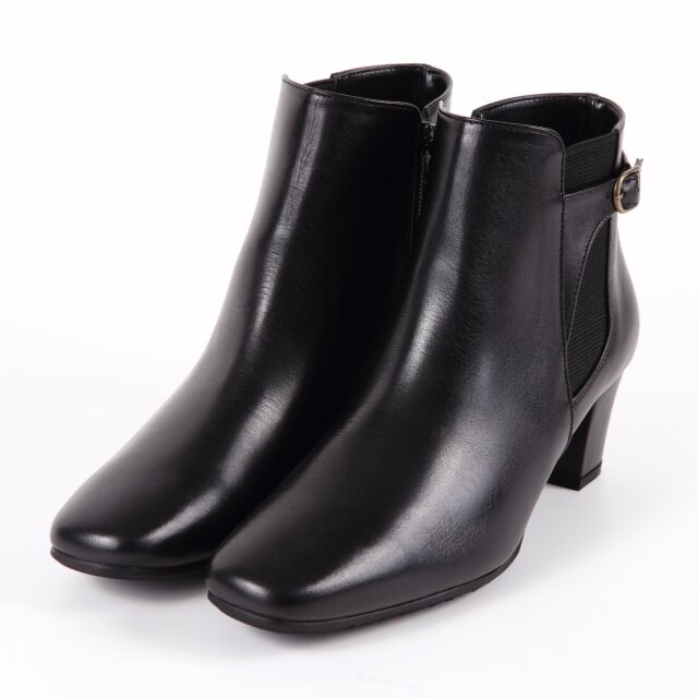 With Width（ウィズウィズ）防水加工ベルトデザインショートブーツ　ブラック