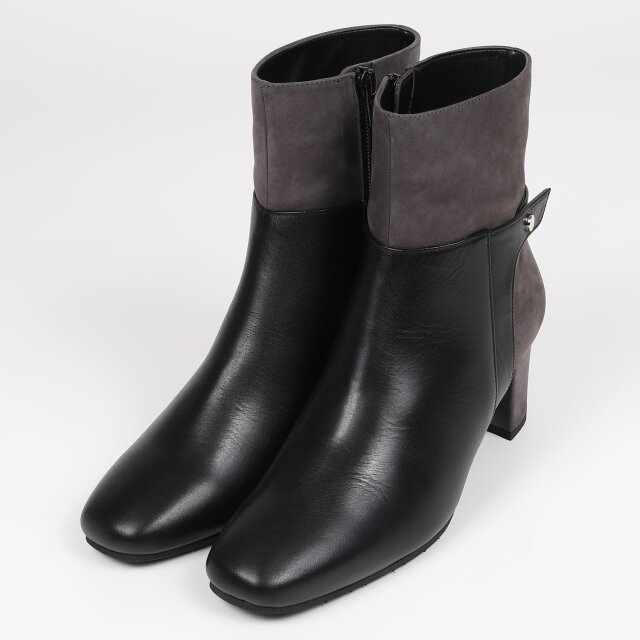 With Width（ウィズウィズ）ワンポイント金具ショートブーツ