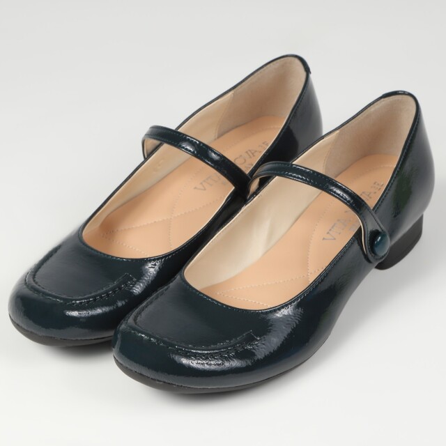 VITA NOVA（ヴィタノヴァ）クルミボタンストラップパンプス ダーク