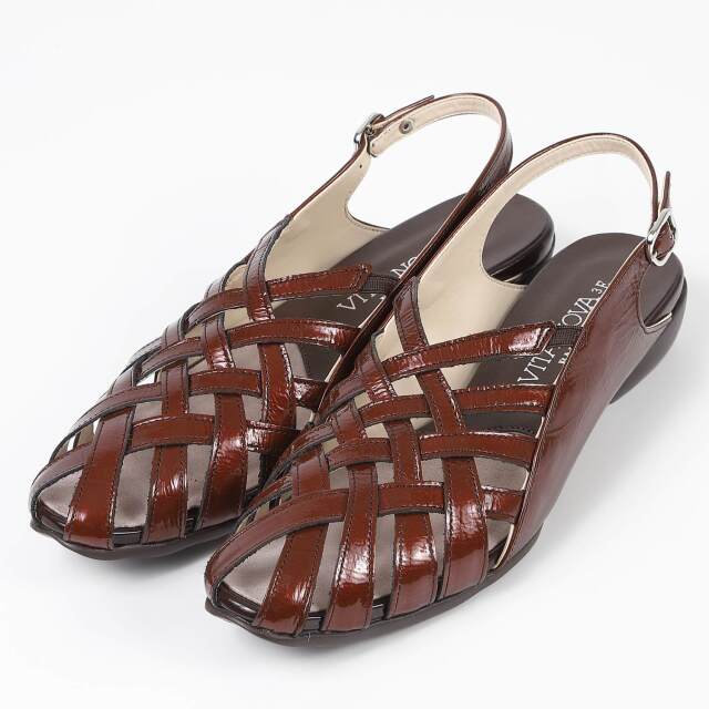 VITA NOVA（ヴィタノヴァ） ロングセラー バックバンドサンダル　ブラウンエナメル