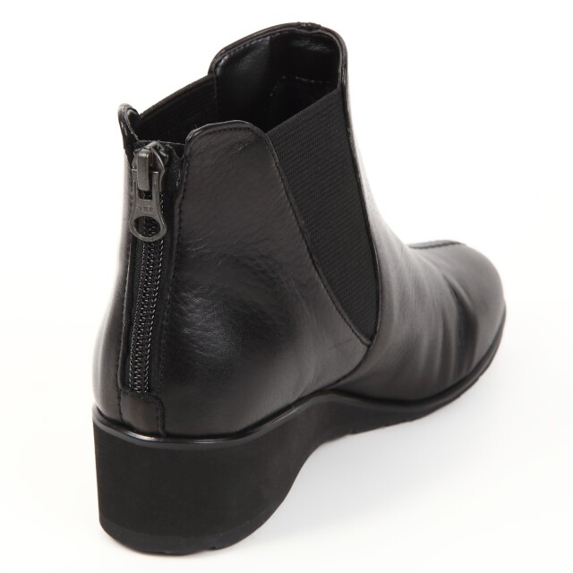 VITA NOVA（ヴィタノヴァ）サイドゴアヒールブーツ ブラック｜BARCLAY