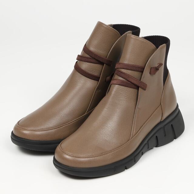 VITA NOVA（ヴィタノヴァ）ゴム紐デザインショートブーツ　オーク