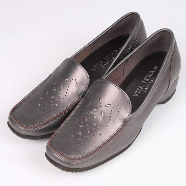 VITA NOVA（ヴィタノヴァ）カットワークモカシンローファー　ダークブラウンメタリック