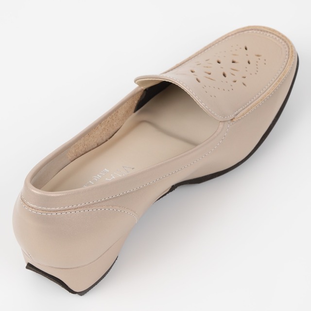 VITA NOVA（ヴィタノヴァ）パンチングモカシンローファー シャンパン