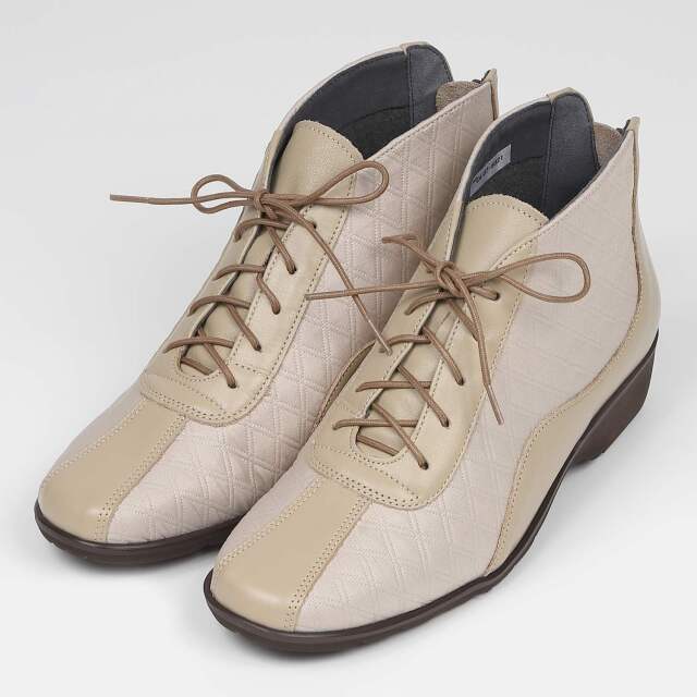 VITA NOVA（ヴィタノヴァ）軽量バックファスナー付ショートブーツ　アイボリーファブリックコンビ